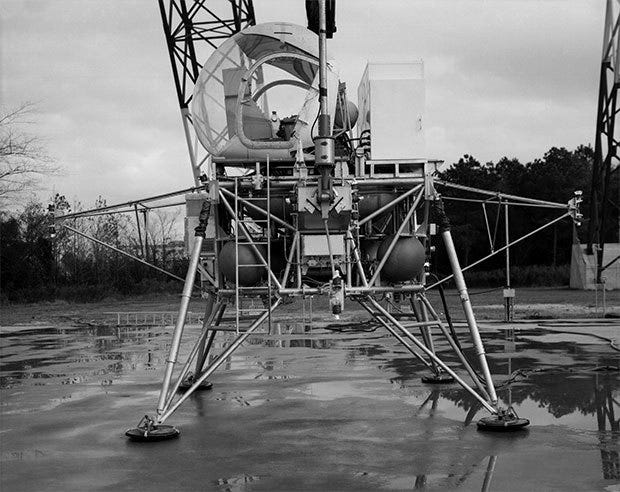 Approach test vehicle for lunar missions