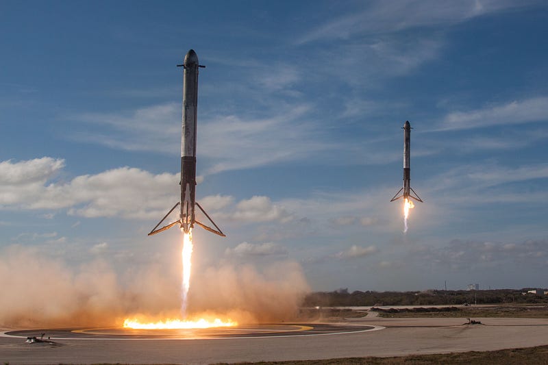 SpaceX Falcon Heavy Booster Landing